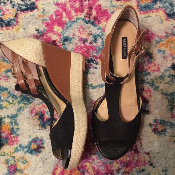 Tan color wedge size 8 - Picture 2 of 3